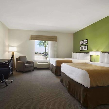 Petrostay Inn & Suites Котула Екстериор снимка