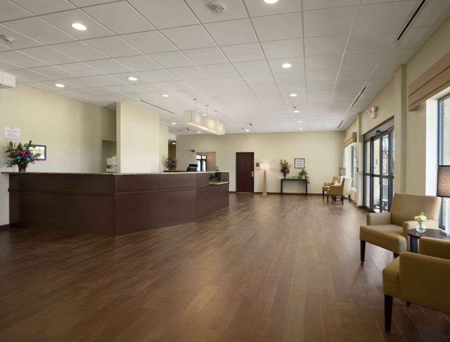 Petrostay Inn & Suites Котула Екстериор снимка