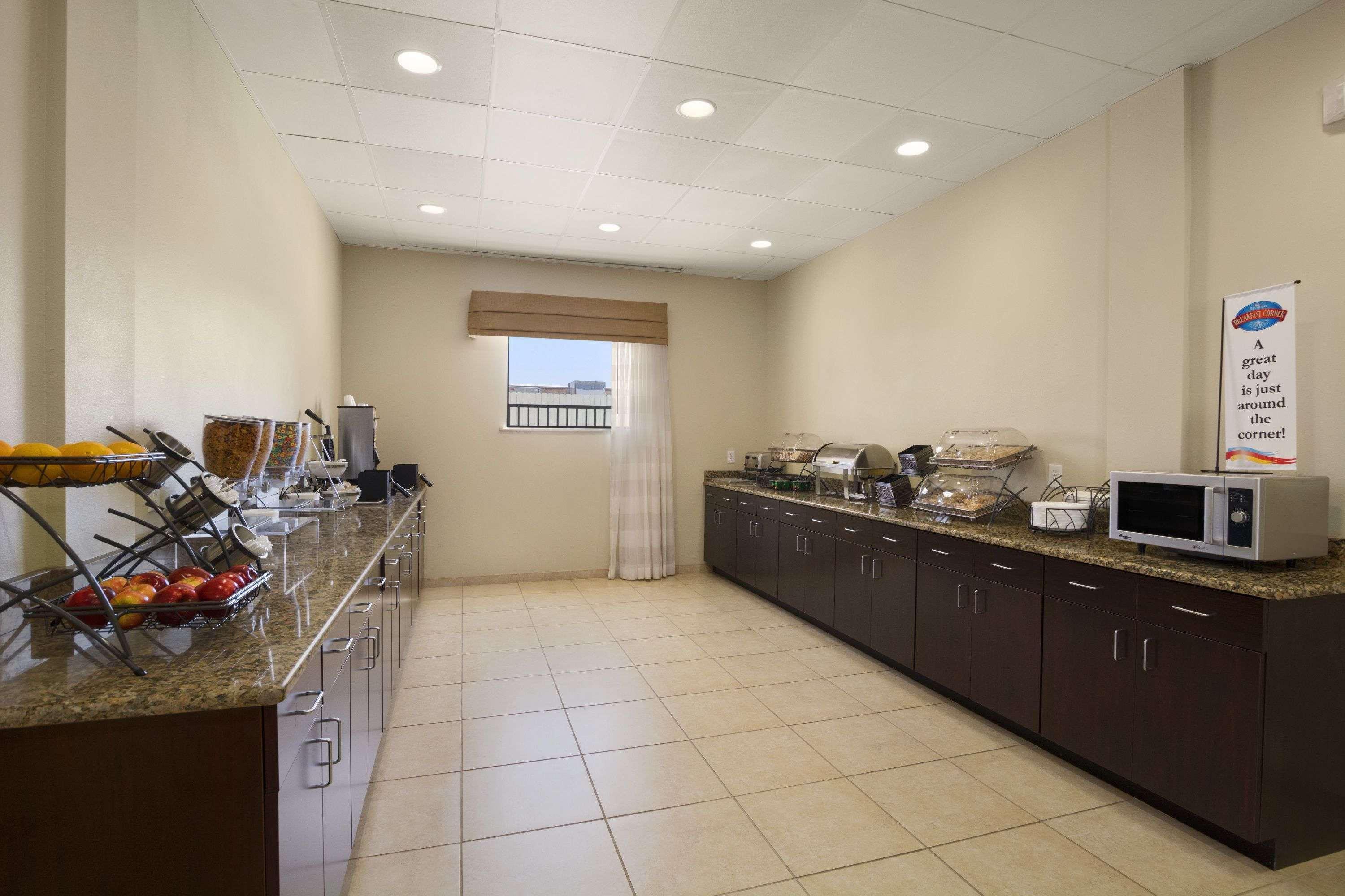 Petrostay Inn & Suites Котула Екстериор снимка